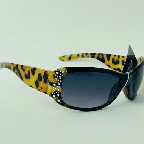 SG00722 Fashion Sunglasses for Women Rectangular, 100% UVA-UVB Protection, Black - Picture 2 of 7